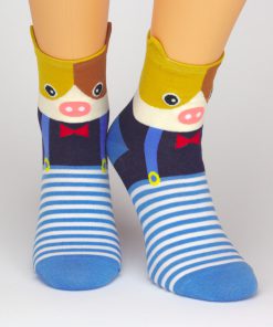 Socken mit Schweinchen-Motiv und blau weißen Streifen